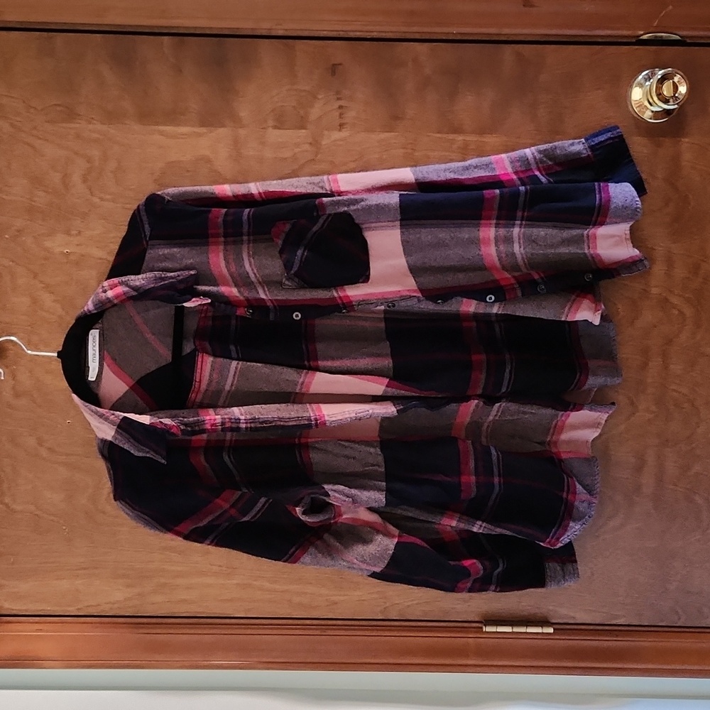 Gently-used,Maurices Flannel Shirt with pocket, Dark Blue, Pink, Size 1X